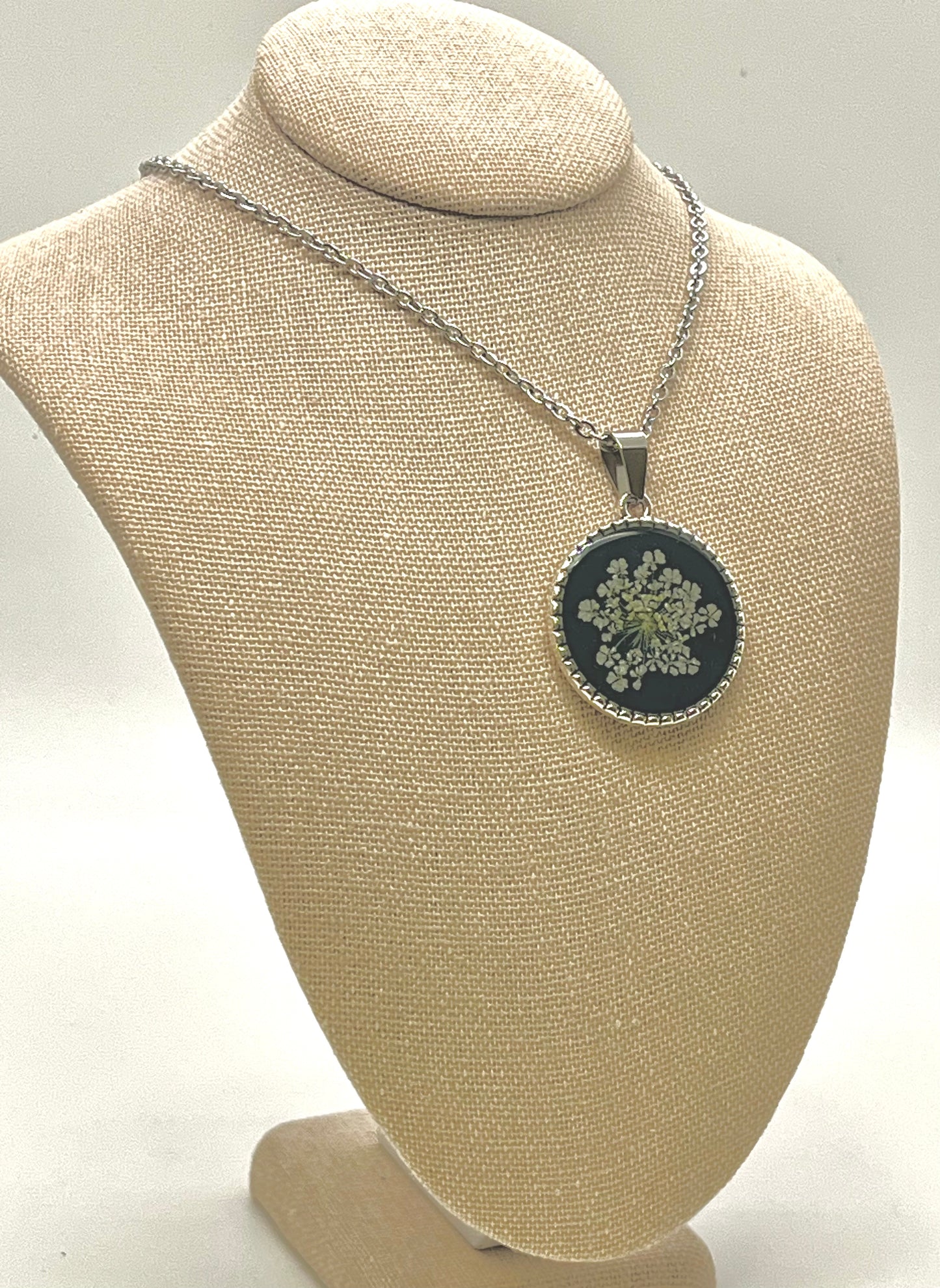 Queen Anne's Lace Necklace