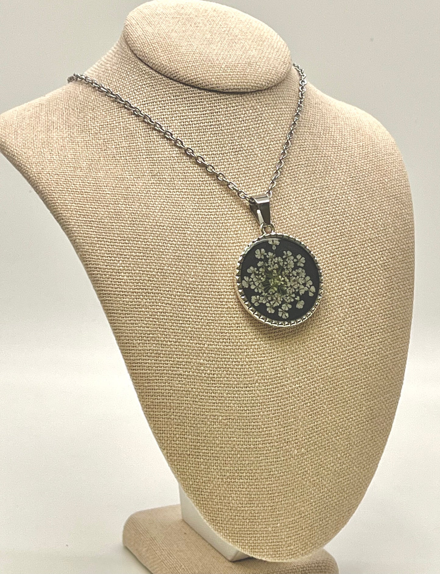 Queen Anne's Lace Necklace